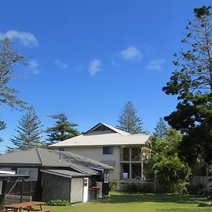 Shirley Street Beachhouses Villa